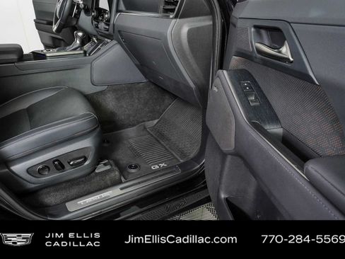 Used 2024 Lexus GX 550 w/ Accessory Package (2T) AWD/4WD image 25
