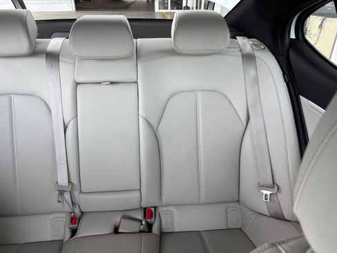 Used 2025 Genesis G70 2.5T image 38