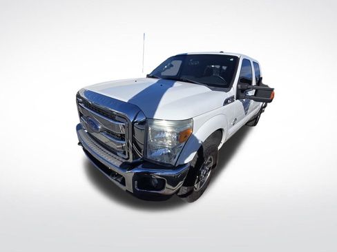 Used 2015 Ford F250 Lariat w/ Lariat Interior Package image 4