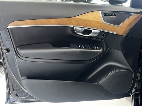 Used 2023 Volvo XC90 B6 Plus w/ Protection Package Premier image 9