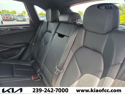 Used 2022 Porsche Macan S AWD/4WD image 12