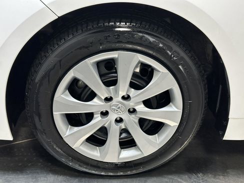 Used 2023 Toyota Corolla LE image 18