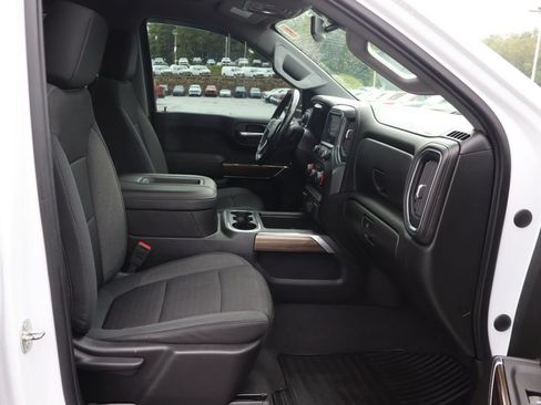 Used 2020 Chevrolet Silverado 1500 LT Trail Boss AWD/4WD image 9