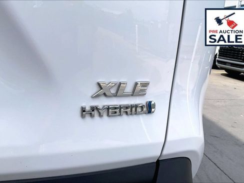 Used 2021 Toyota RAV4 XLE w/ Convenience Package AWD/4WD image 8