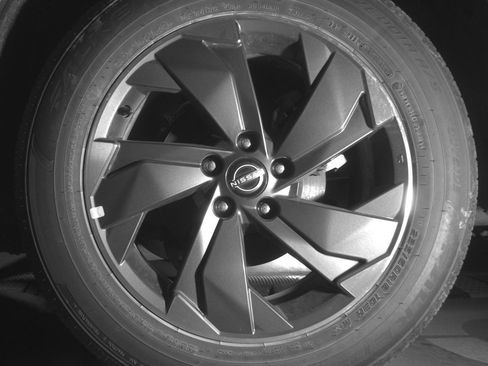 Used 2025 Nissan Rogue SV FWD image 14