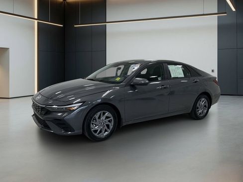 Certified 2024 Hyundai Elantra SEL FWD image 1