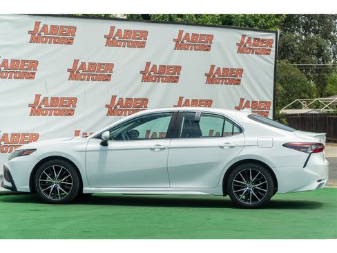 Used 2024 Toyota Camry SE w/ Convenience Package FWD image 26