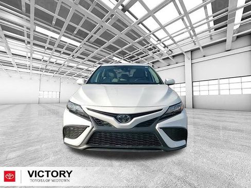Used 2024 Toyota Camry SE image 7
