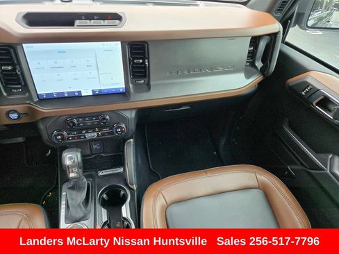 Used 2024 Ford Bronco Outer Banks AWD/4WD image 16