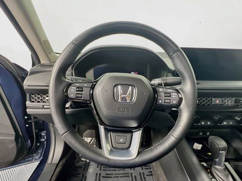 Used 2025 Honda Accord Touring image 9