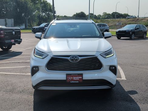Used 2021 Toyota Highlander Platinum AWD/4WD image 8