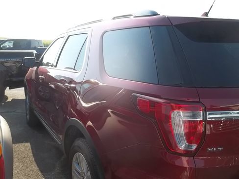 Used 2018 Ford Explorer XLT w/ Equipment Group 202A AWD/4WD image 4