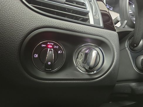 Used 2022 Porsche Macan image 28