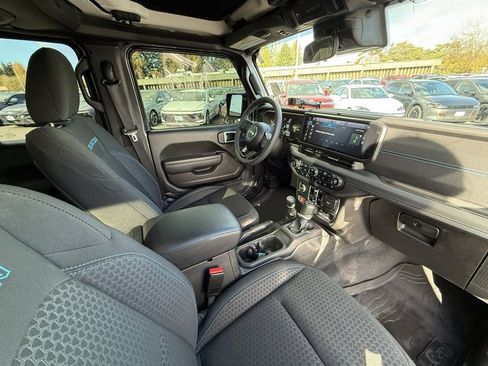 Used 2024 Jeep Wrangler Unlimited Rubicon 4xe w/ Safety Group image 21