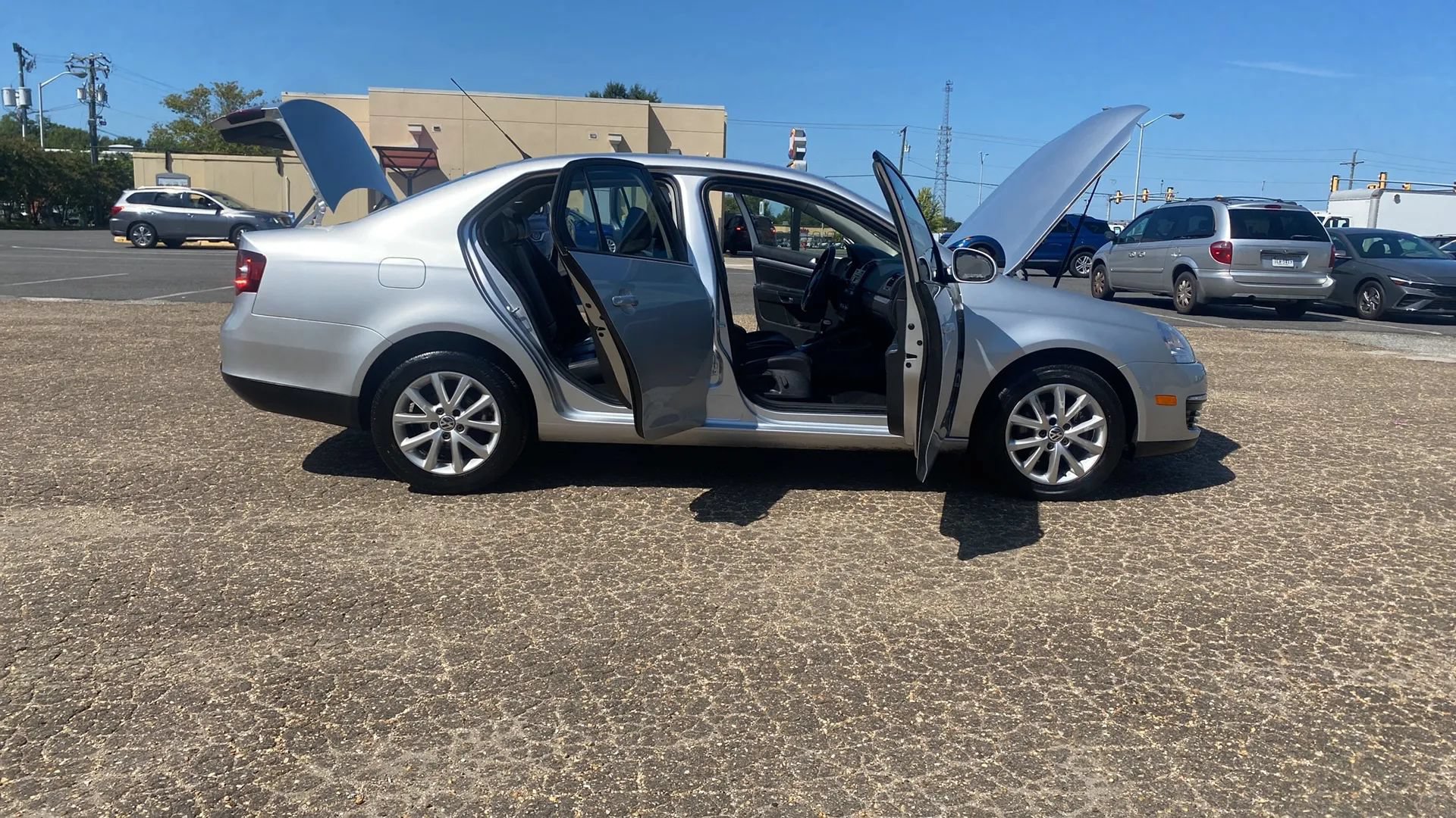 Used 2010 Volkswagen Jetta Limited Edition FWD image 8