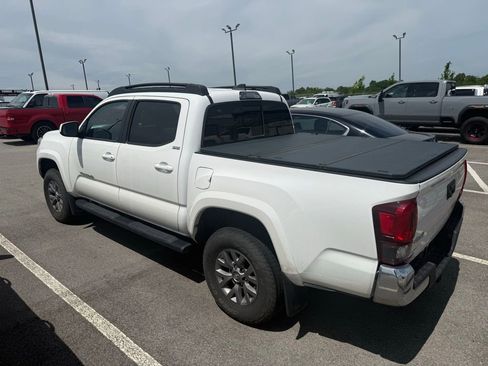 Used 2019 Toyota Tacoma SR5 AWD/4WD image 3