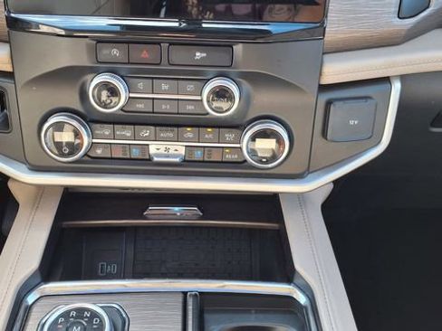 Used 2024 Ford Expedition Max Limited image 29