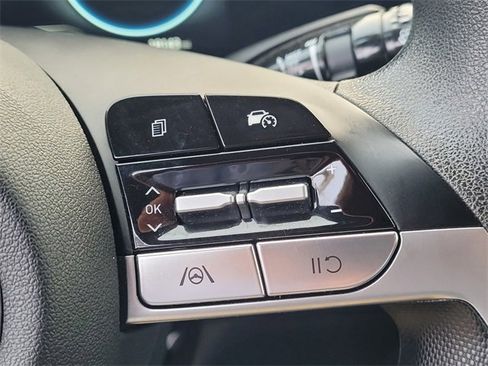 Used 2024 Hyundai Elantra SEL image 15