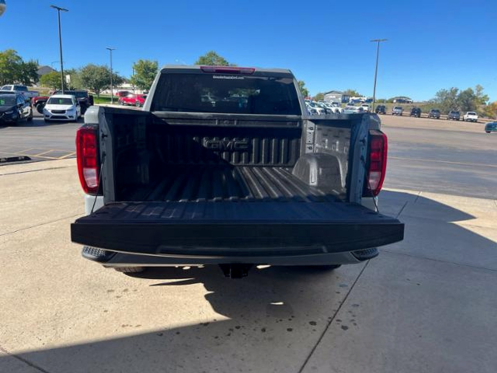 Used 2024 GMC Sierra 1500 Elevation AWD/4WD image 7