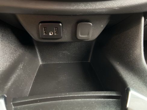 Used 2021 Chevrolet Traverse LT image 22