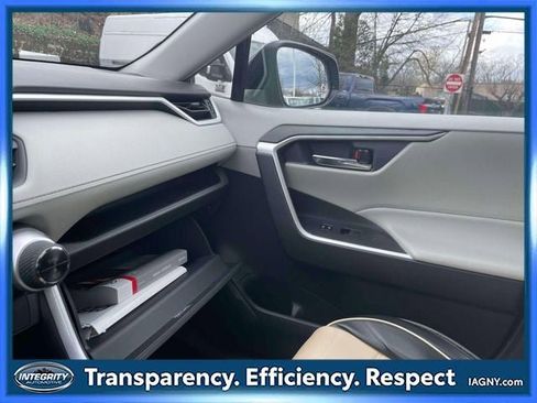 Used 2021 Toyota RAV4 XLE w/ Convenience Package image 34