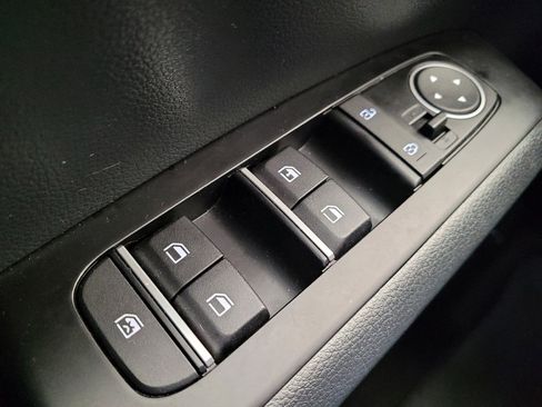 Used 2025 Kia Soul LX w/ LX Technology Package image 27