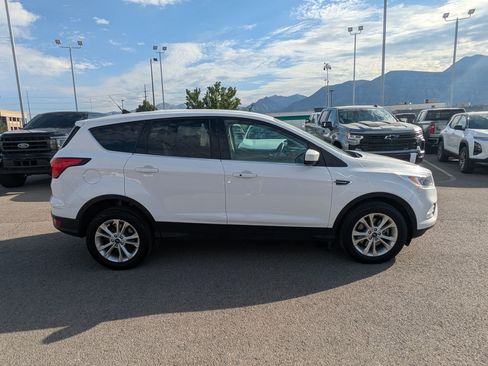 Used 2019 Ford Escape SE AWD/4WD image 2