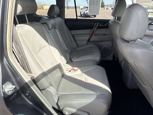 Used 2013 Toyota Highlander Limited image 21