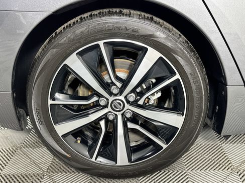 Used 2022 Nissan Maxima SV w/ Floor Mat Group FWD image 32