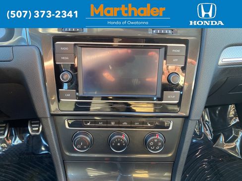 Used 2018 Volkswagen Golf Alltrack S image 23