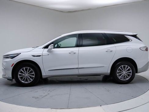 Used 2024 Buick Enclave Premium image 6