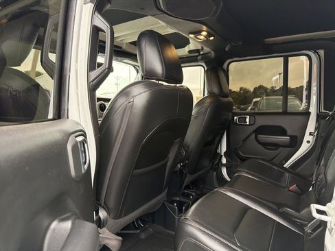 Used 2022 Jeep Gladiator Sport AWD/4WD image 19