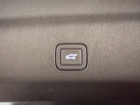New 2026 GMC Yukon XL Denali RWD image 9