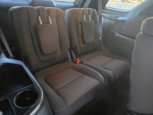Used 2018 Ford Explorer XLT image 35