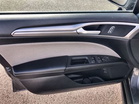 Used 2018 Ford Fusion S image 13