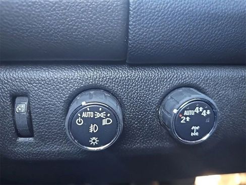 Used 2020 GMC Canyon Denali image 16