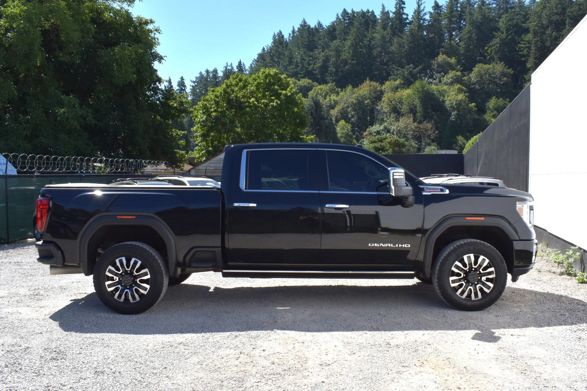 Used 2021 GMC Sierra 3500 Denali w/ Denali Black Diamond Edition AWD/4WD image 8