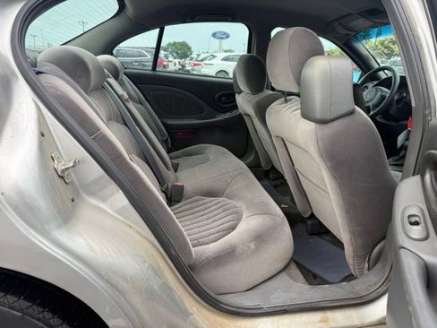 Used 2004 Pontiac Bonneville SE FWD image 13
