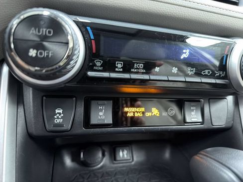 Used 2019 Toyota RAV4 XLE w/ Convenience Package AWD/4WD image 24
