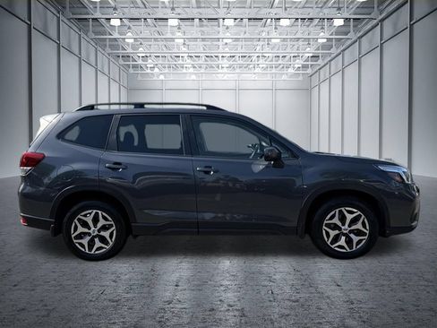 Used 2020 Subaru Forester Premium AWD/4WD image 23