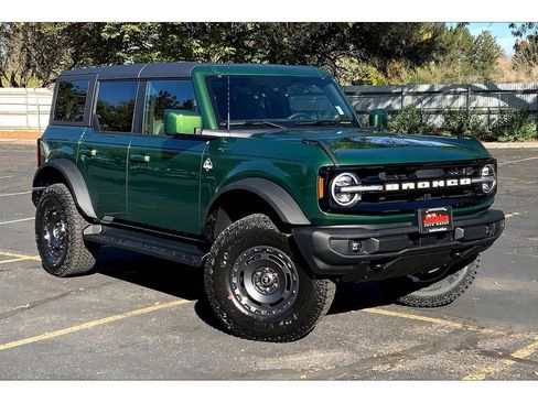 New 2025 Ford Bronco Outer Banks w/ Sasquatch Package image 17