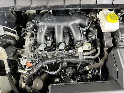 Used 2025 Nissan Pathfinder SV AWD/4WD image 34