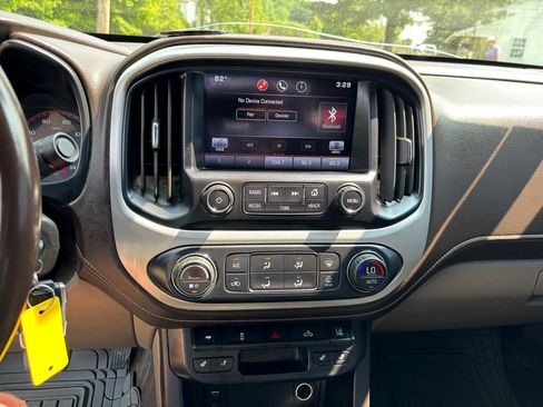 Used 2015 GMC Canyon SLT w/ Driver Alert Package image 29