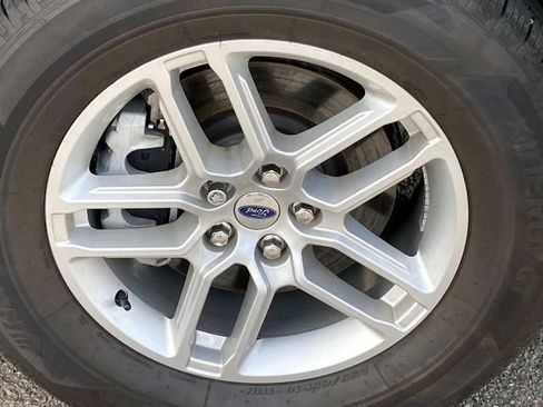 Used 2026 Ford Explorer Active AWD/4WD image 29