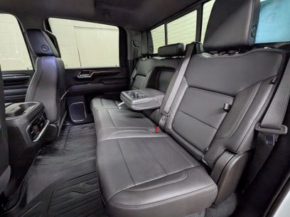 Used 2024 GMC Sierra 2500 SLT w/ SLT Premium Package