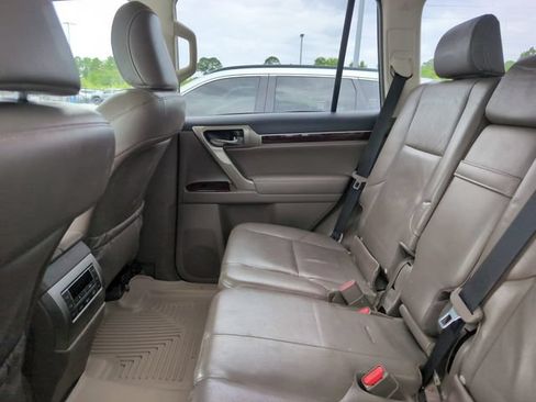 Used 2017 Lexus GX 460 Premium AWD/4WD image 2