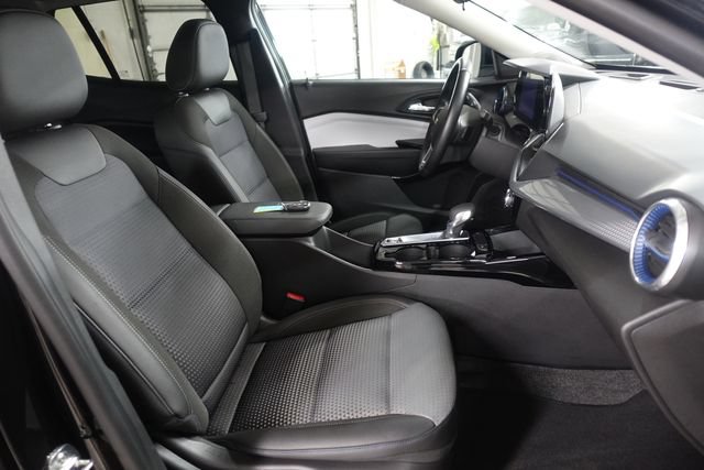 Used 2025 Chevrolet Trax LT w/ Driver Confidence Package FWD image 25