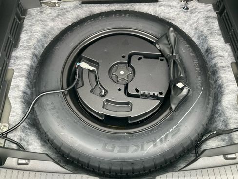 Used 2023 Nissan Rogue SV image 34