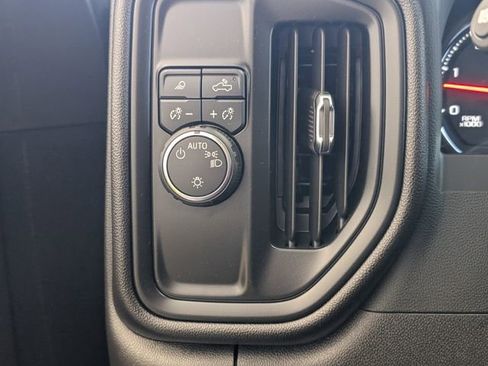 Used 2025 Chevrolet Silverado 2500 Custom w/ Custom Value Package image 27