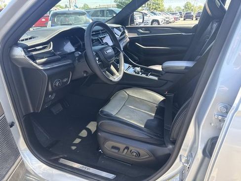 Used 2023 Jeep Grand Cherokee L Overland AWD/4WD image 21
